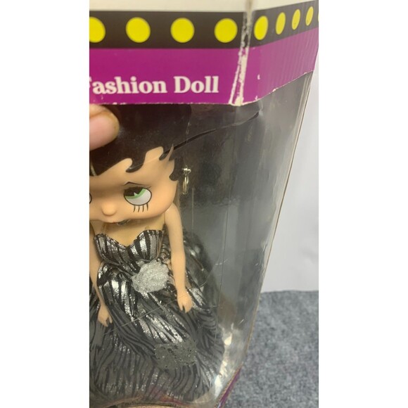 vintage 1998 Betty Boop collectible fashion doll - Picture 3 of 4